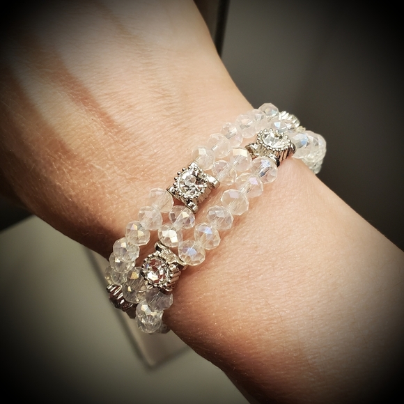 ๐บ 3/25 clear beaded rhinestone bracelet - Picture 9 of 9